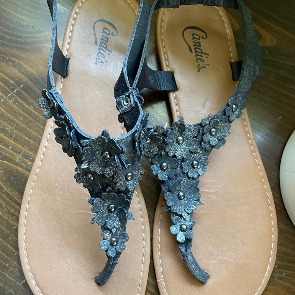 Candie’s Black Flower Petal Sandals